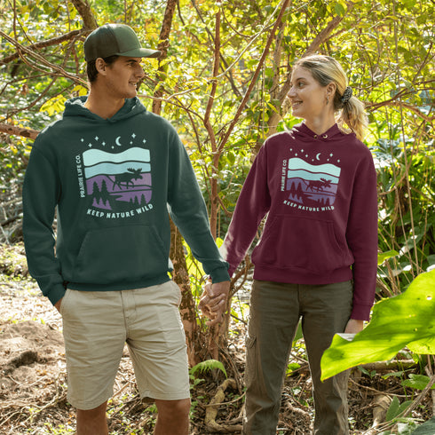 Featuring a minimalist moose design inspired by Canada’s untamed landscapes, this hoodie captures the simple joy of being present in nature.