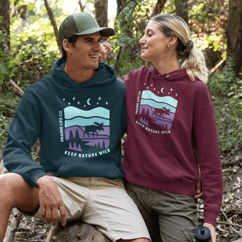 Featuring a minimalist moose design inspired by Canada’s untamed landscapes, this hoodie captures the simple joy of being present in nature.
