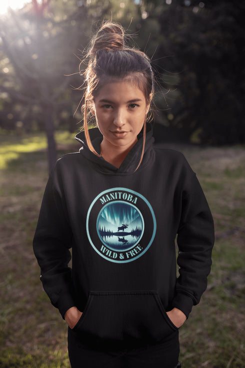 This hoodie brings the heart of Manitoba’s wilderness to life, featuring a majestic moose under the breathtaking glow of the Northern Lights.