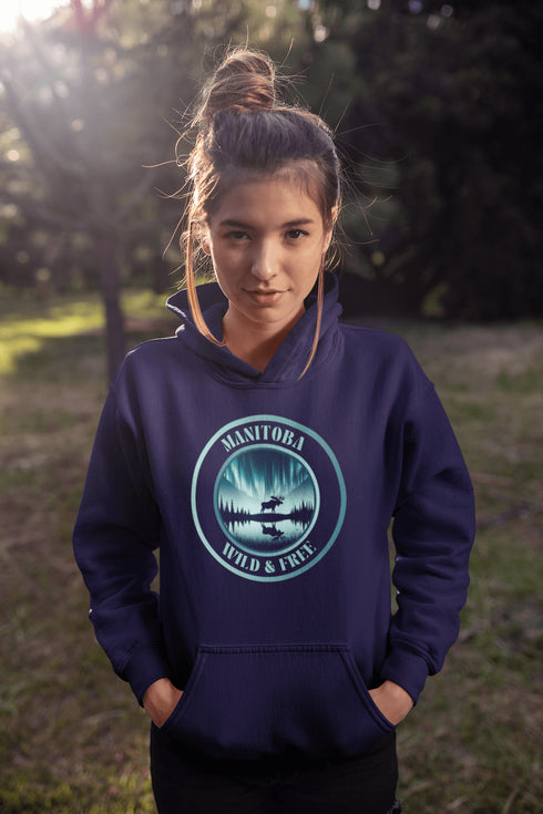 This hoodie brings the heart of Manitoba’s wilderness to life, featuring a majestic moose under the breathtaking glow of the Northern Lights.