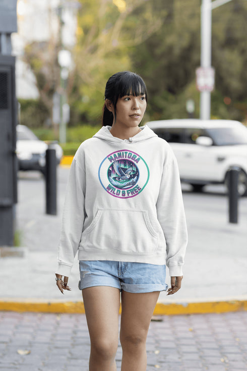 Featuring a stunning graphic of a majestic snowy owl in flight, set against the glowing northern lights, this hoodie embodies the freedom and grace of the province’s untamed wilderness.