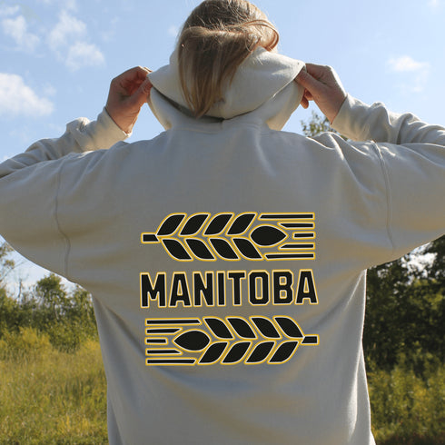 Our Manitoba sweater features a stunning wheat graphic that pays homage to the beautiful prairies of Canada.